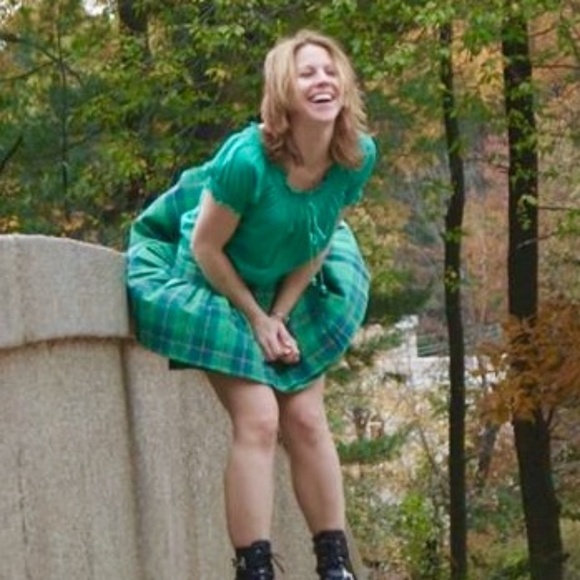 Meet your Posher, Vanessa - Picture 2 of 2